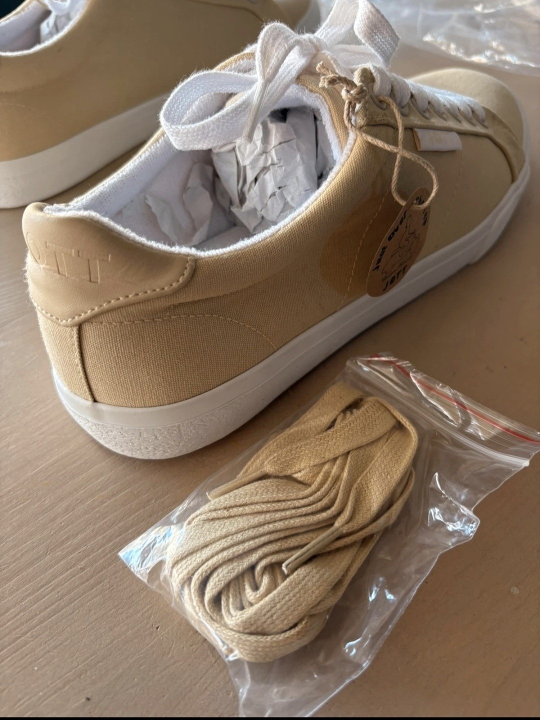 Casual Low-Top Canvas Sneakers In Light Beige — image 6 of 6